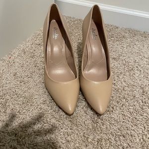 Pinky Nude Charles David pumps, 11